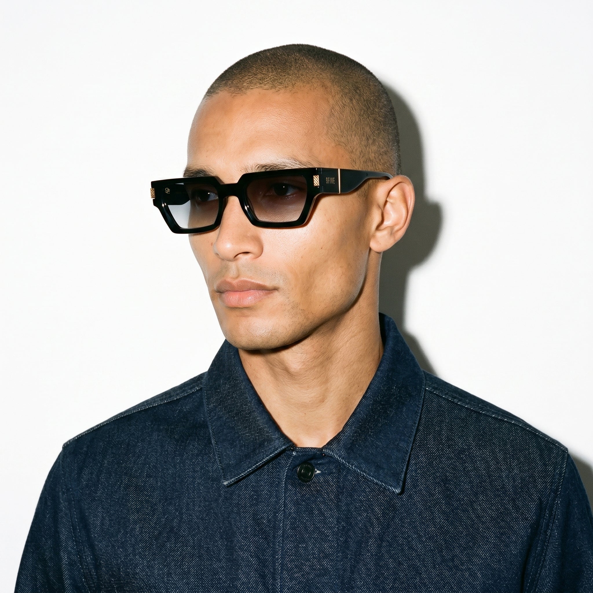 9FIVE Locks Black Gradient Sunglasses — worn on model [g:black-gradient s:all o:3]