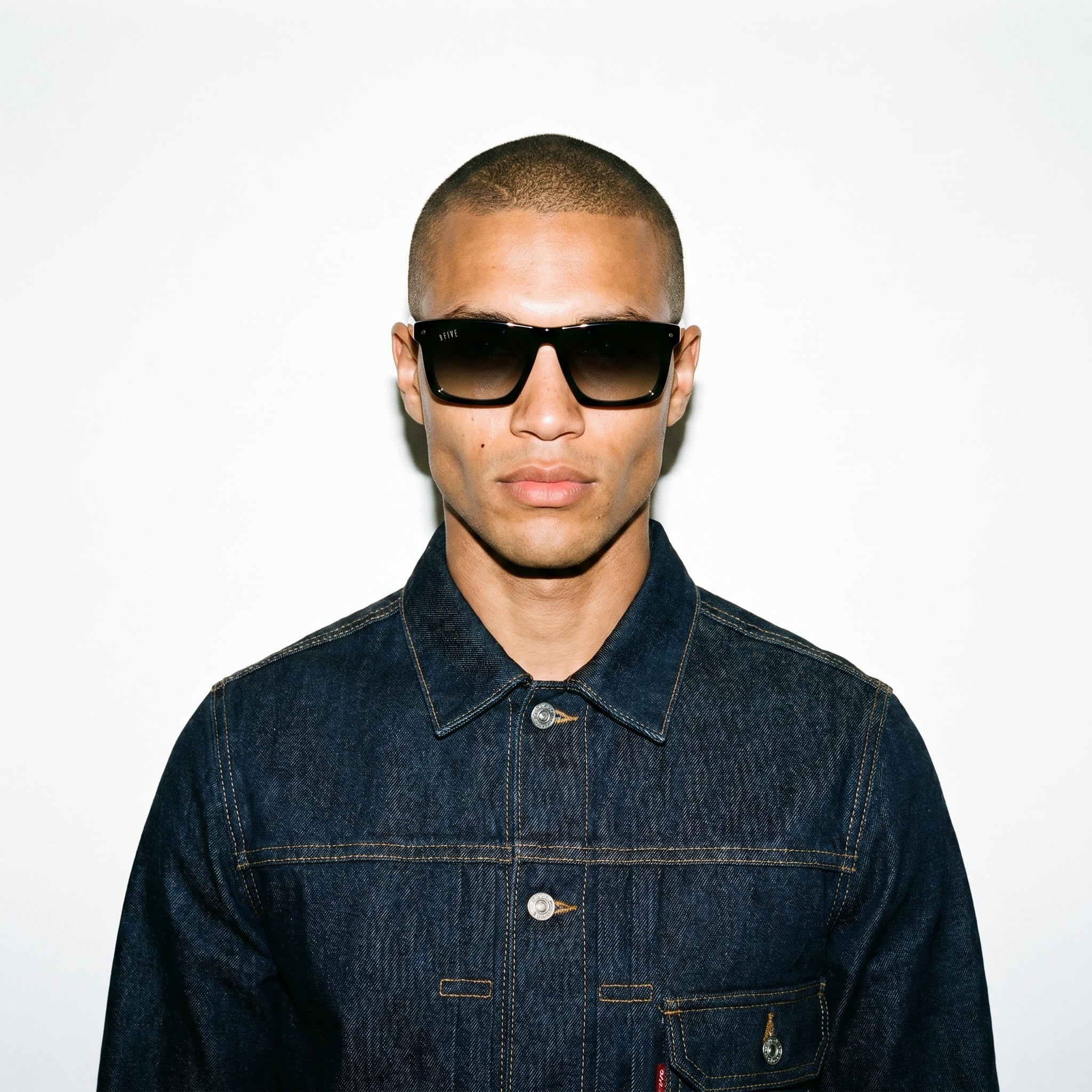 9FIVE One Black Gradient Sunglasses — worn on model [g:black-gradient s:all o:3]