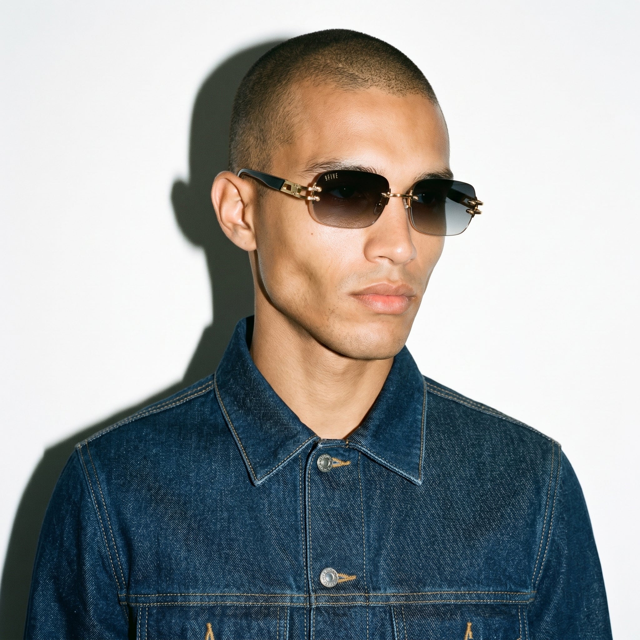 9FIVE Purity Black Gradient Sunglasses — worn on model [g:black-gradient s:all o:3]