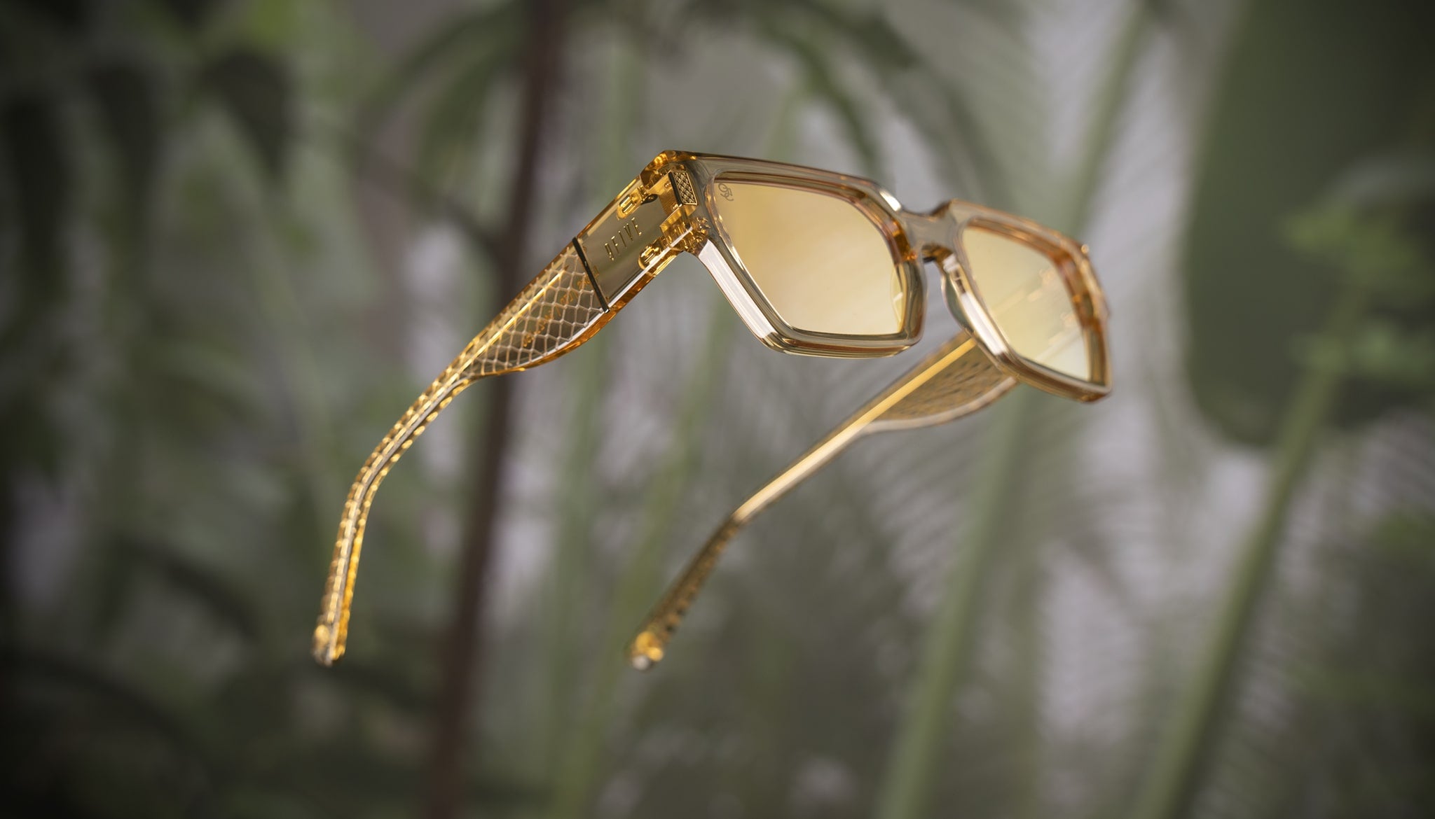 9Five Locks Gold Marble Sunglasses